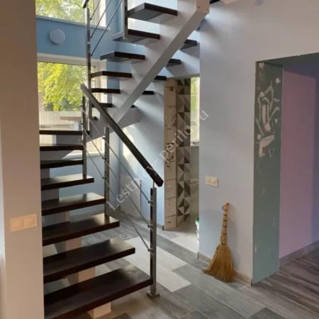 Лестница на монокосоуре