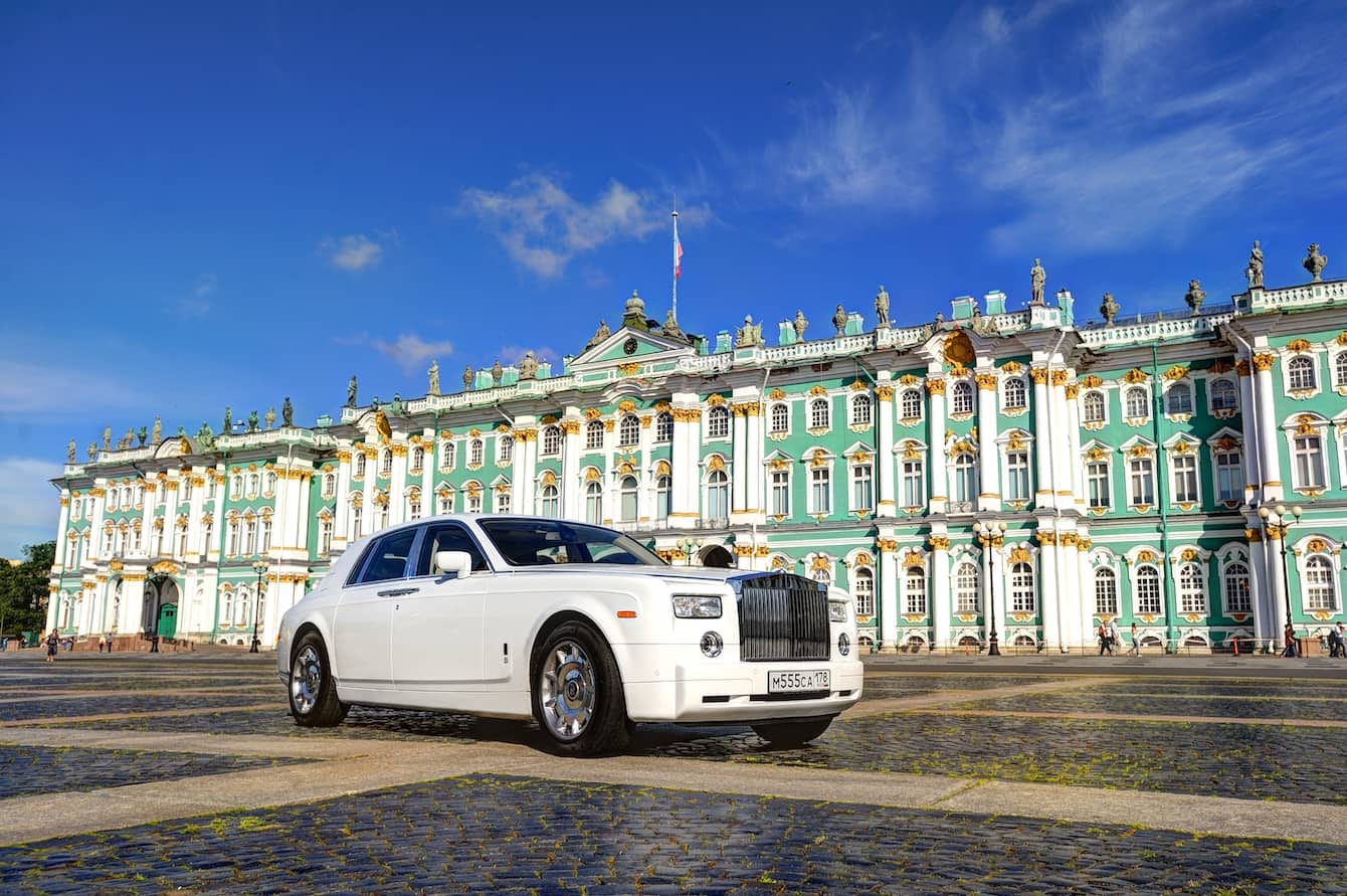 Полезные советы по аренде автомобилей в Санкт-Петербурге для туристов и местных жителей